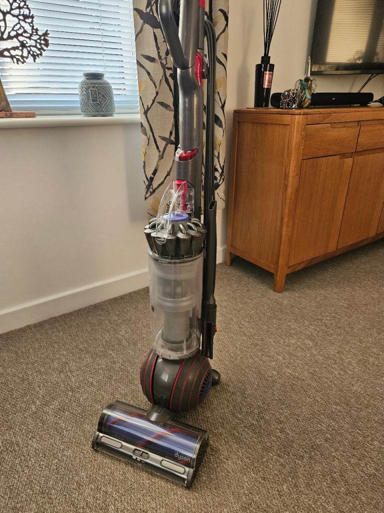 Dyson Ball upright vacuum - great condition