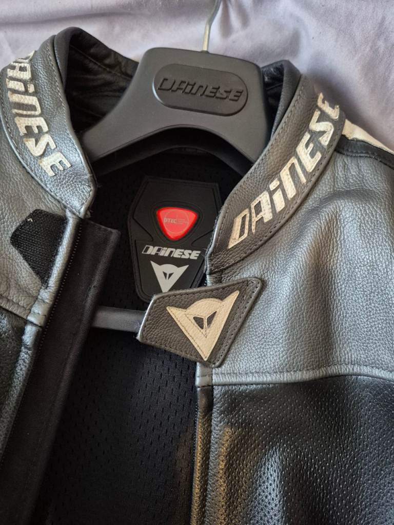 Dainese 2 piece motorbike leathers 