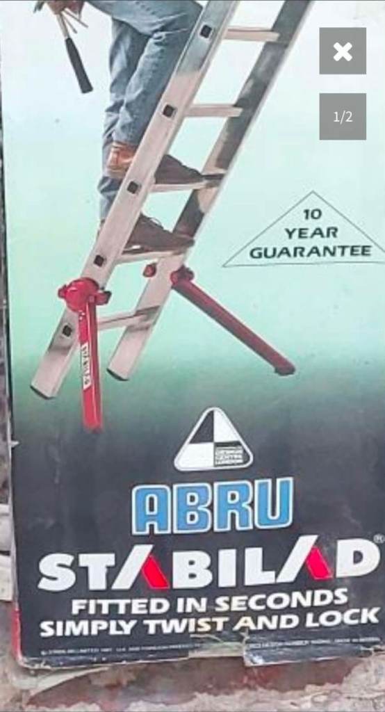 Ladder stabiliser legs