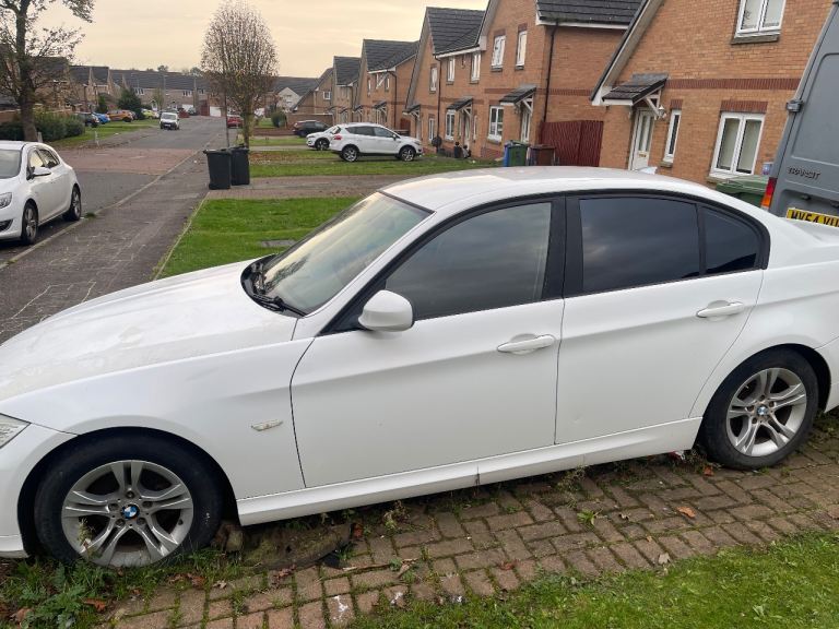 BMW, 3 SERIES, Saloon, 2009, Manual, 1995 (cc), 4 doors