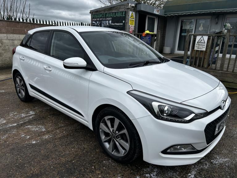HYUNDAI I20 1.4 Premium 2015