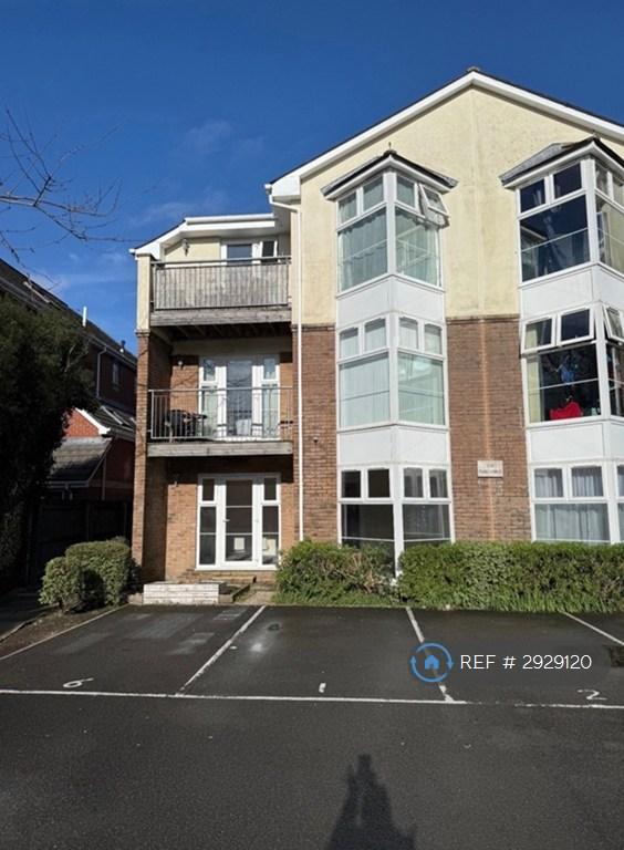 2 bedroom flat in Richmond Park Road, Bournemouth, BH8 (2 bed) (#2929120)