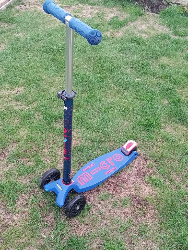 Micro Maxi Scooter – Blue, Good Working Order