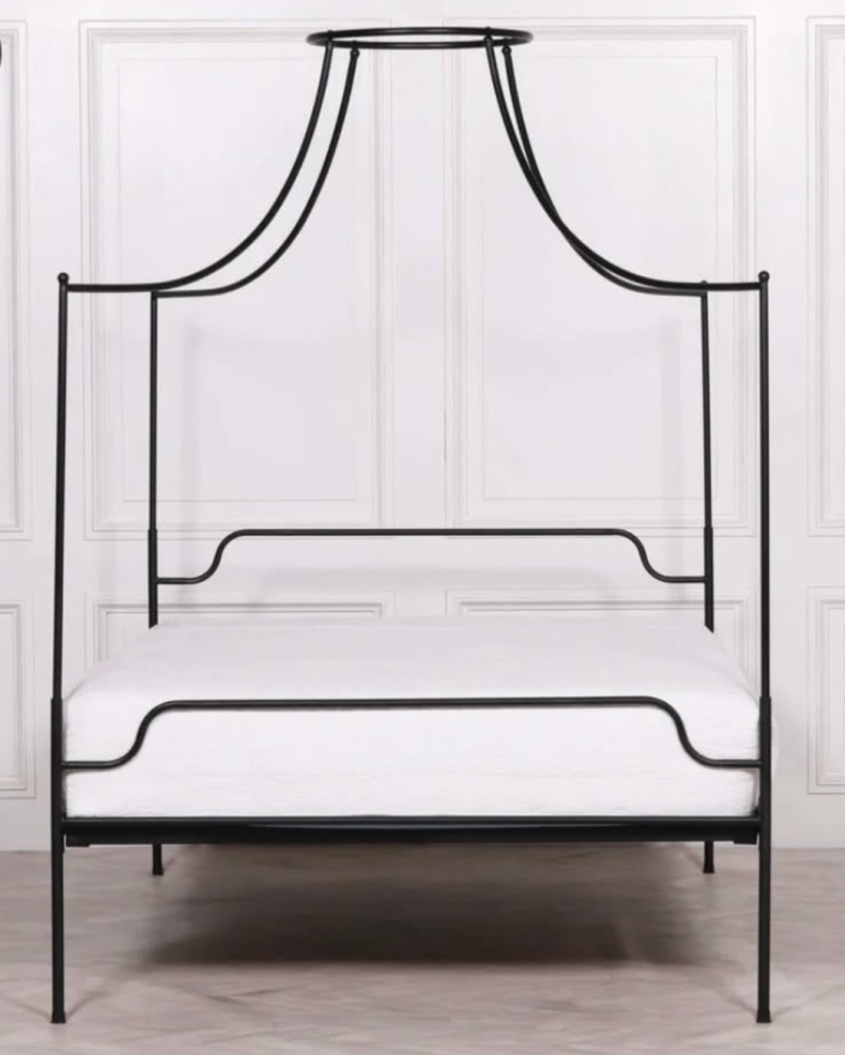 4 poster bed - king size