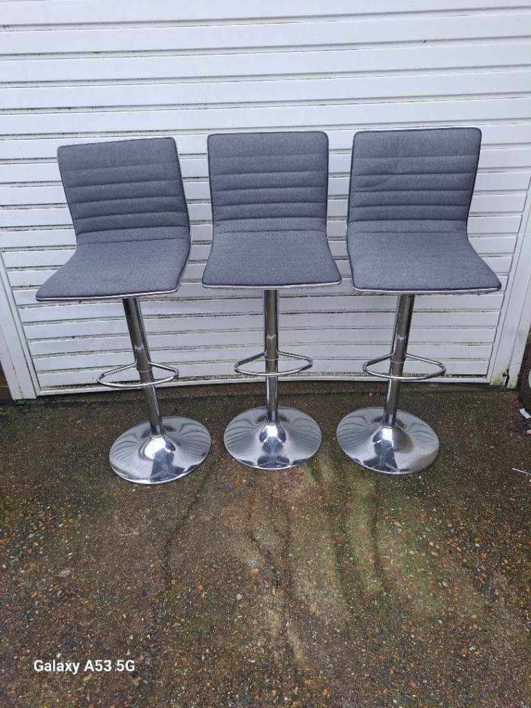 3xbar/kitchen stools 