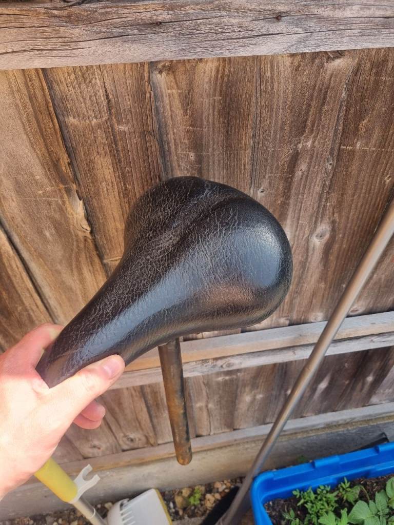 Bike seats or 700c wheels single speed