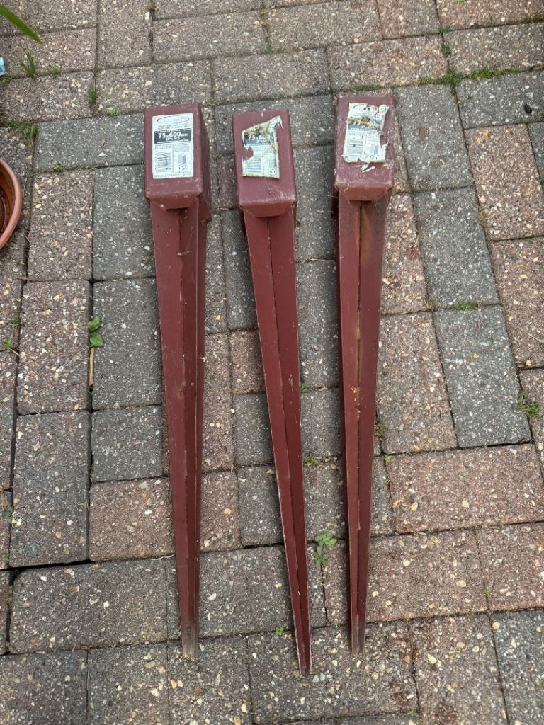 3 New METPOST Fence Post Spikes 75x600mm