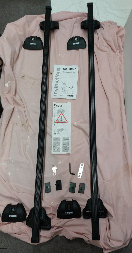 Thule Roof Bars - Kit 23027 - with instruction manual & Keys