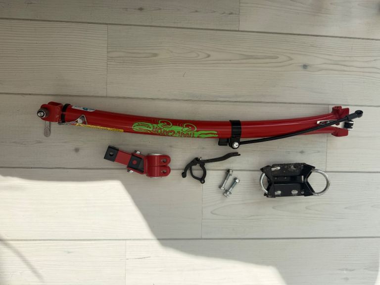 Trail Gator Tow Bar for Kids Bike – Red, Good Condition