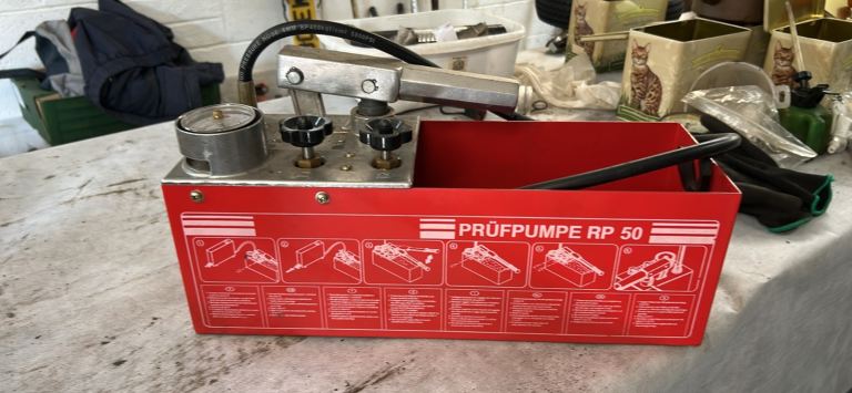 Hydraulic Manual Pressure Test Pump - Like New