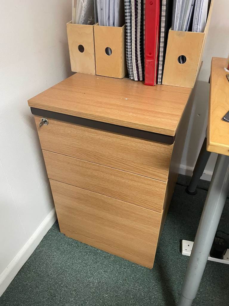 Desk drawer unit    FREE!