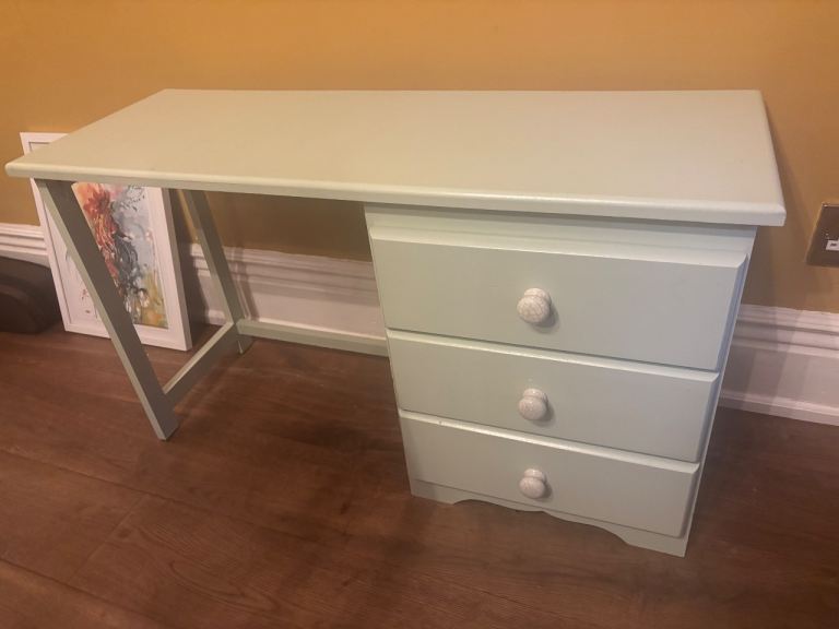 Children’s desk - £10