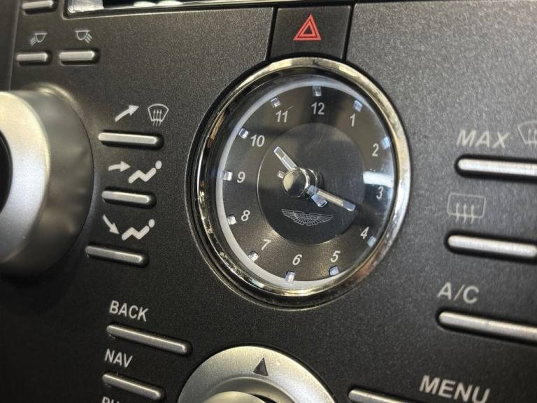 2011 Aston Martin Vantage 4.7 V8 Roadster 2dr Petrol Sportshift Euro 4 (420 bhp) Convertible Petr...