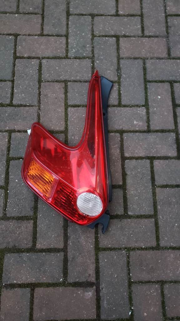 Nissan Duke rear light