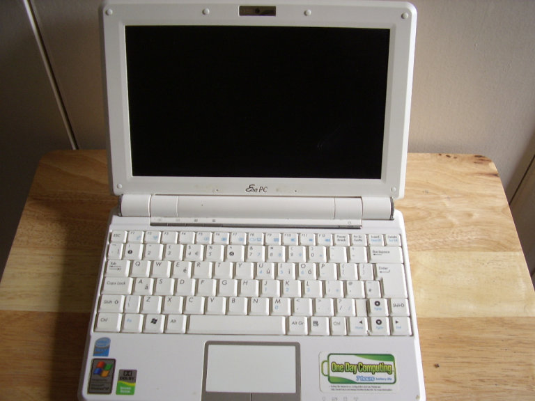 ASUS Eee PC 1000H Mini Atom Laptop - Used