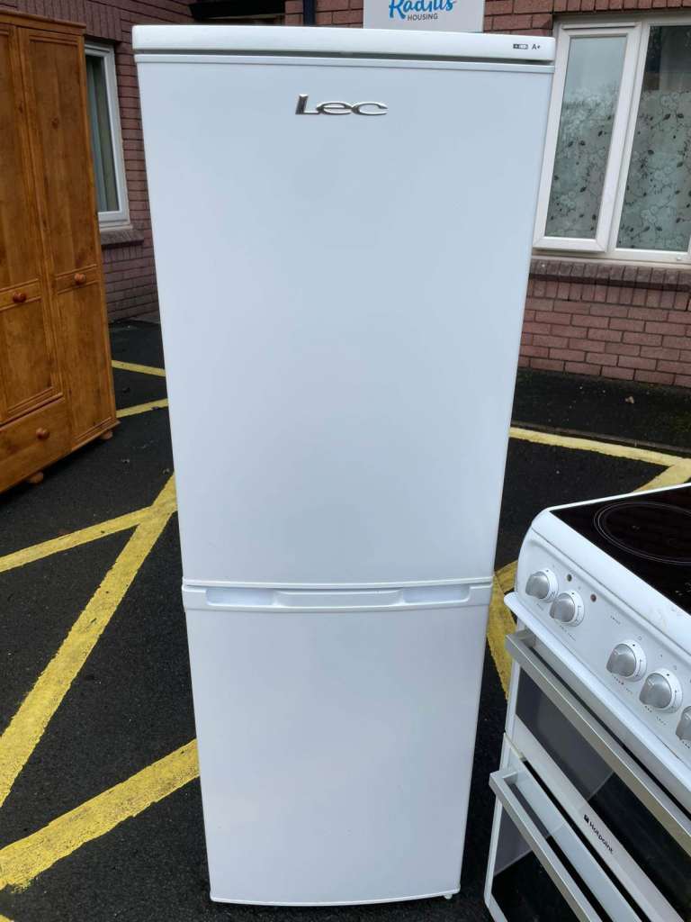 Tall lec fridge Freezer £159 good good condition 