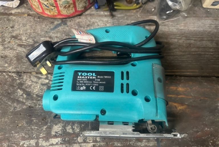 240v electric jigsaw joiners diy tools  £8 each or £10 with pack of blades 
