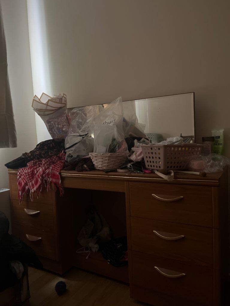 ikea brown dressing table