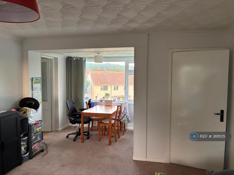 2 bedroom flat in Williton Crescent, Weston-Super-Mare, BS23 (2 bed) (#2611135)