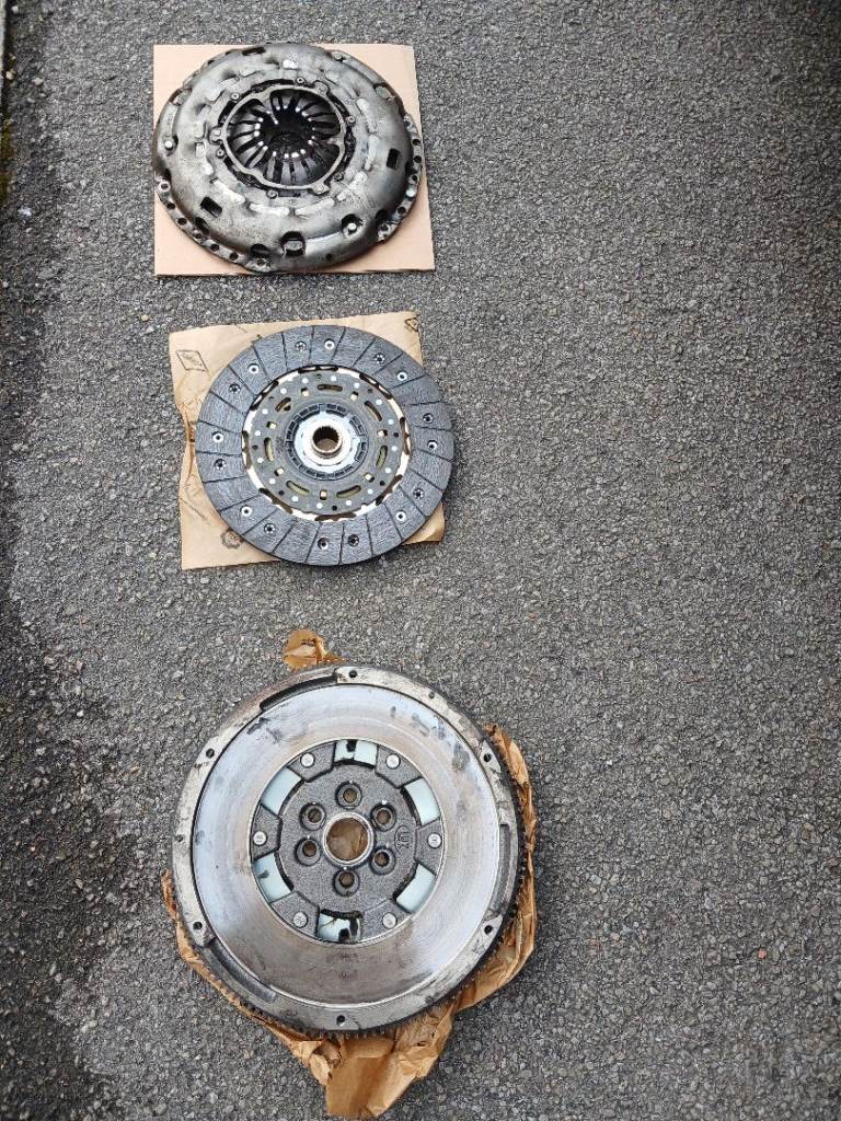 VW GOLF 2011 MARK 6 2.0 GT TDI COMPLETE CLUTCH AND DUALMASS FLYWHEEL KITS NICE CONDITION £160