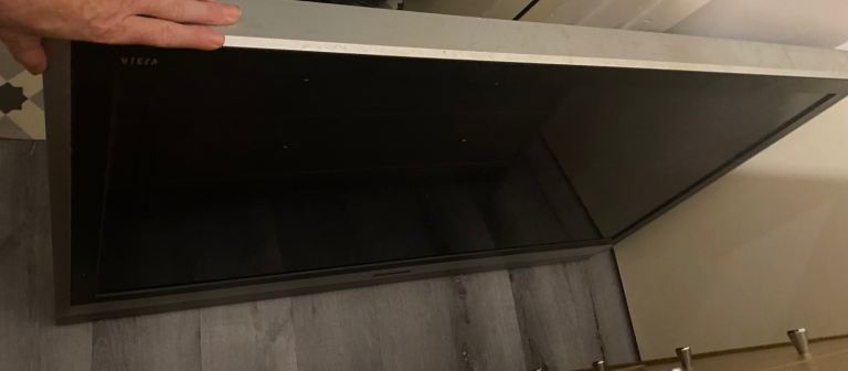 Flat Screen TV with Multiple Inputs – Good Condition