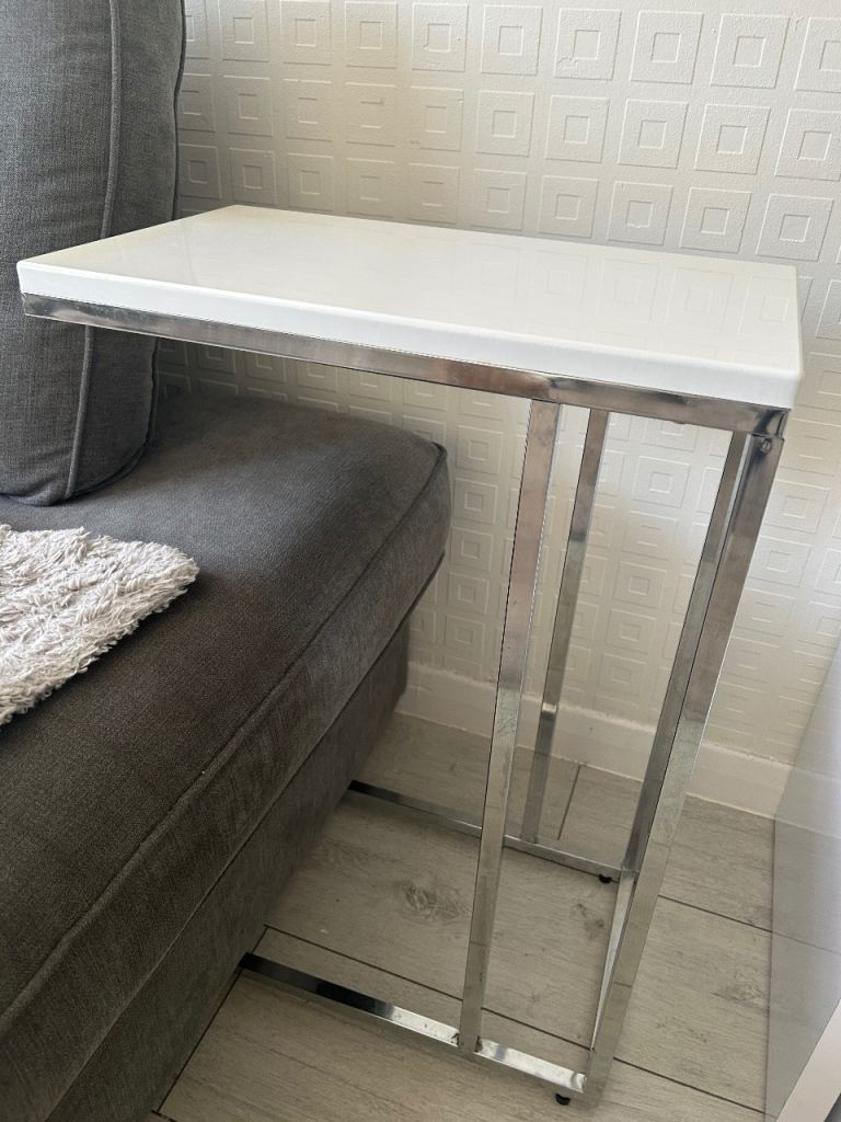 White and Chrome C shaped Side Table – Good Condition