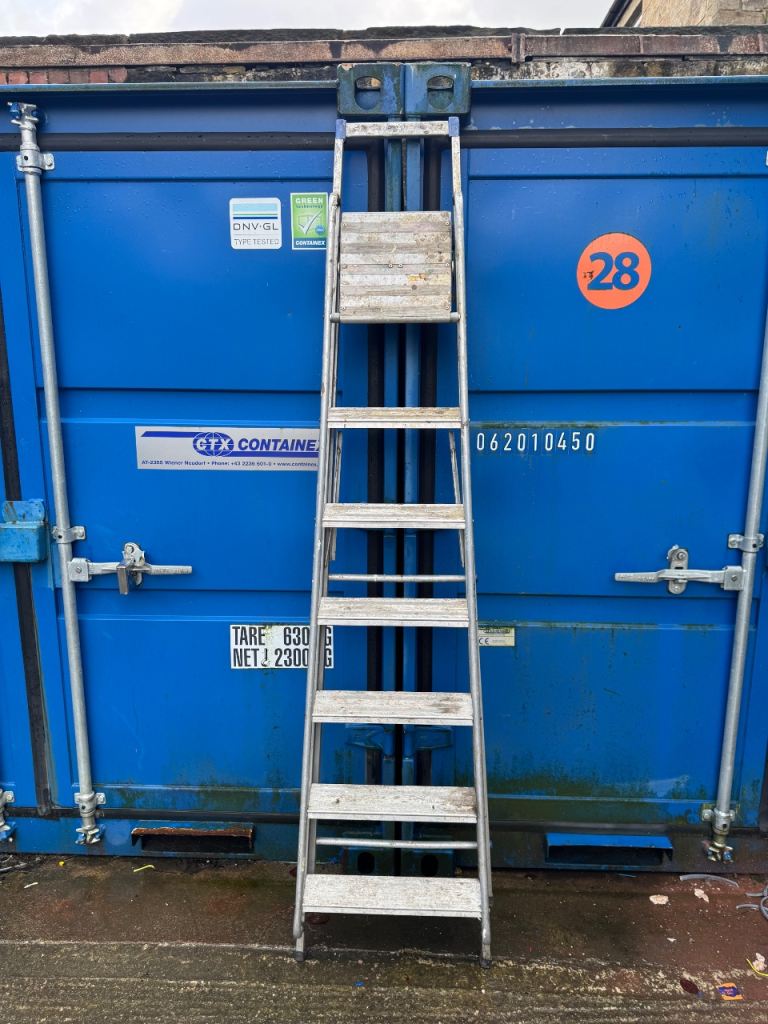 Step ladder 7 steps in total good condition
