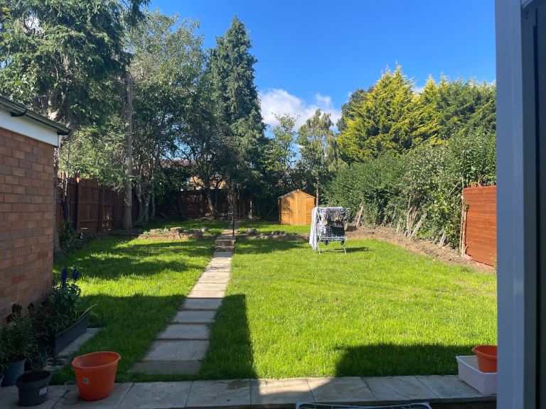 4 bed semi detach for sale 