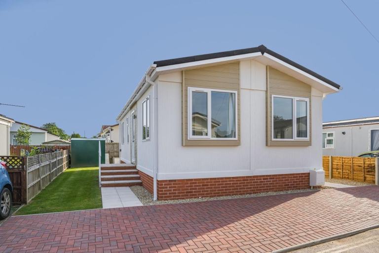 Prestige Sonnet in Cheltenham  - Lodge / Caravan 