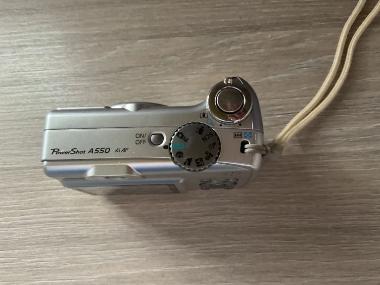 Canon PowerShot A550 Digital Camera - Silver, Good Condition