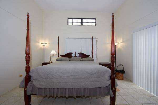 Refined One-Bedroom Residence in a Sought-After Setting