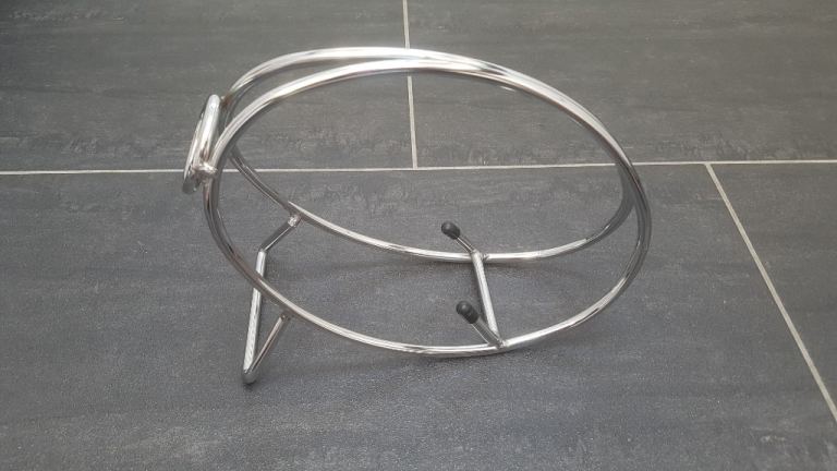 Metal Wine bottle Pourer Carrier Stand