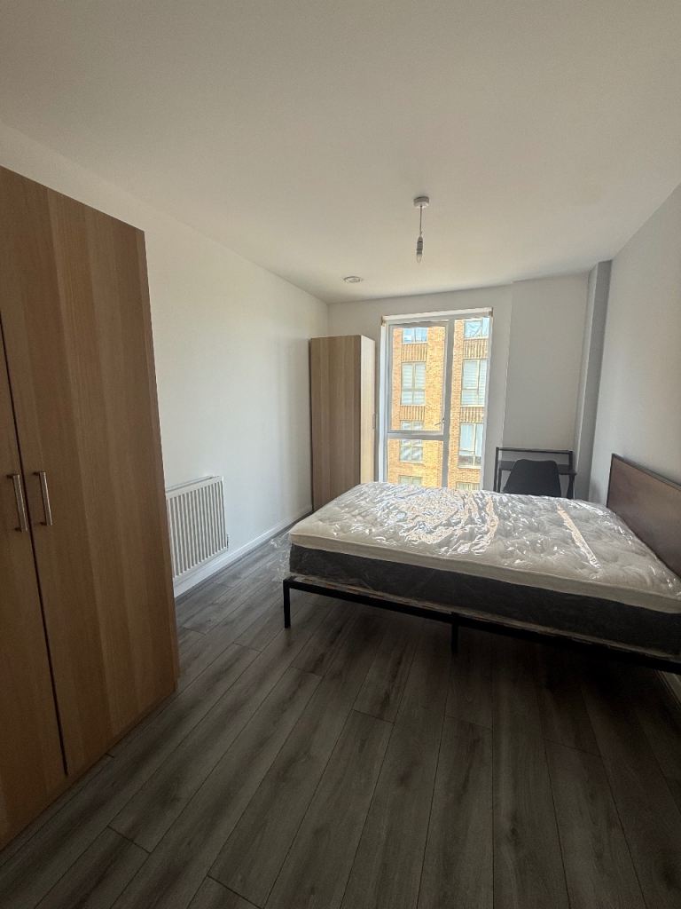 ✨ Spacious Double Room Available – Private Bathroom – £1,200 Bills Included ✨