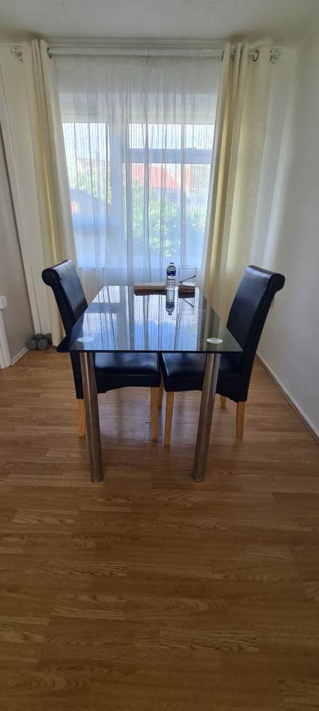 BUNDLE DINING TABLE,W/DROPE CHAIRS CLEARANCE