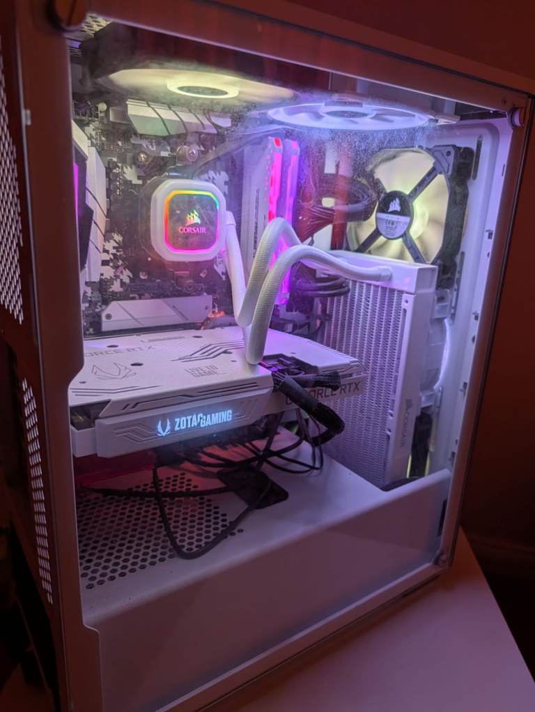 Gaming PC - White 
