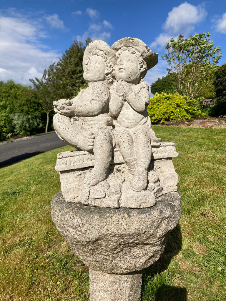 VINTAGE STONE GARDEN STATUE COUPLE