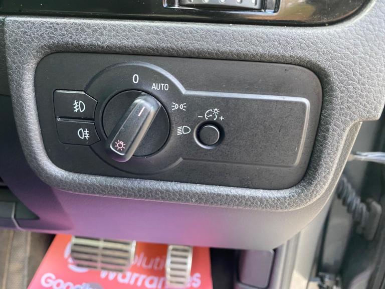 2014 Volkswagen Touareg 3.0 TDI V6 BlueMotion Tech R-Line Tiptronic 4WD Euro 5 (s/s) 5dr ESTATE D...