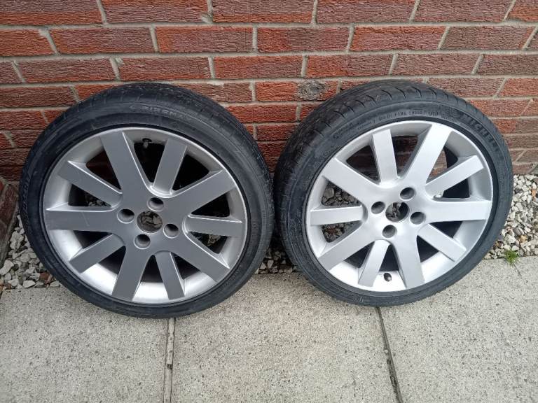 Peugeot 17" alloy wheels
