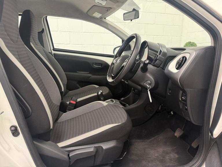 2019 Toyota AYGO 1.0 VVT-i x-play x-shift Euro 6 5dr HATCHBACK Petrol Automatic