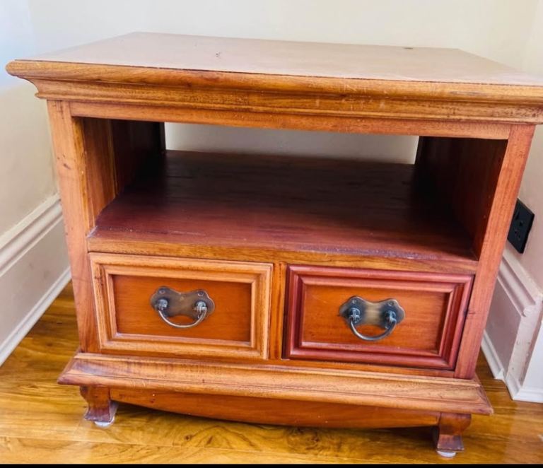 Tv unit/record player unit