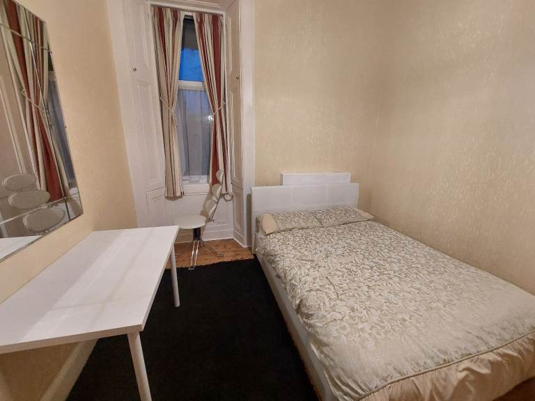 Private double room in Edinburgh 
