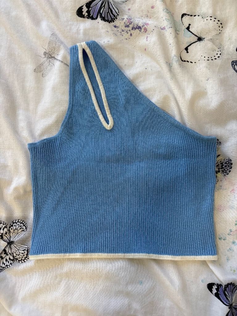 Light Blue Ribbed One-Shoulder Crop Top – As Good As New