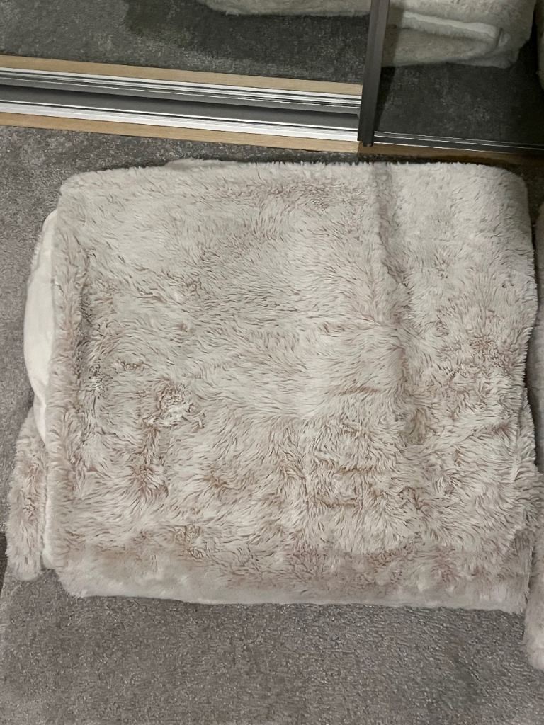 Set Fur White polar blanket and 2 pillows