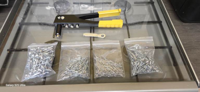 Brand new rivet gun