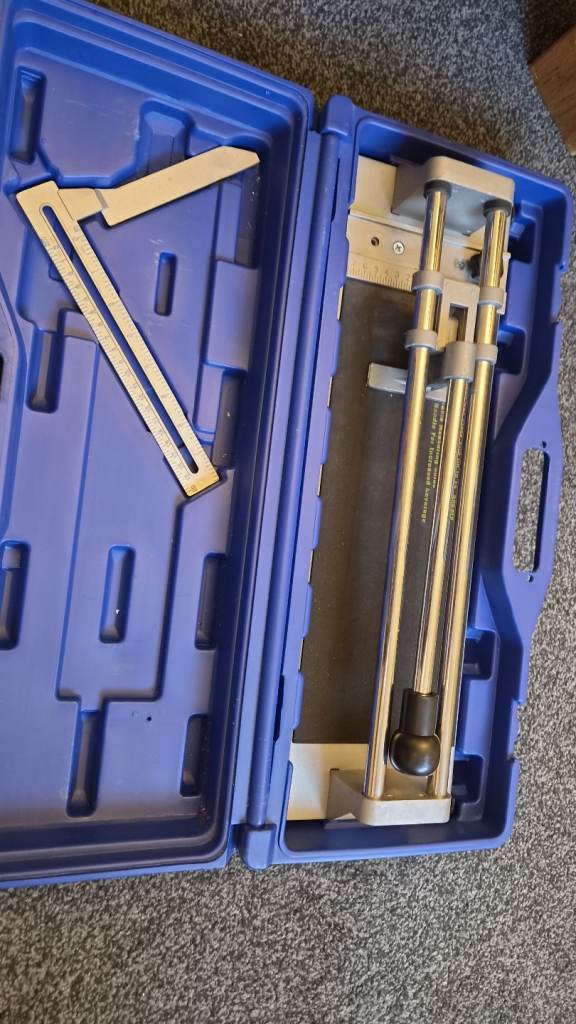 Tile cutter