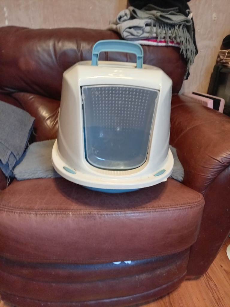 Cat litter box 