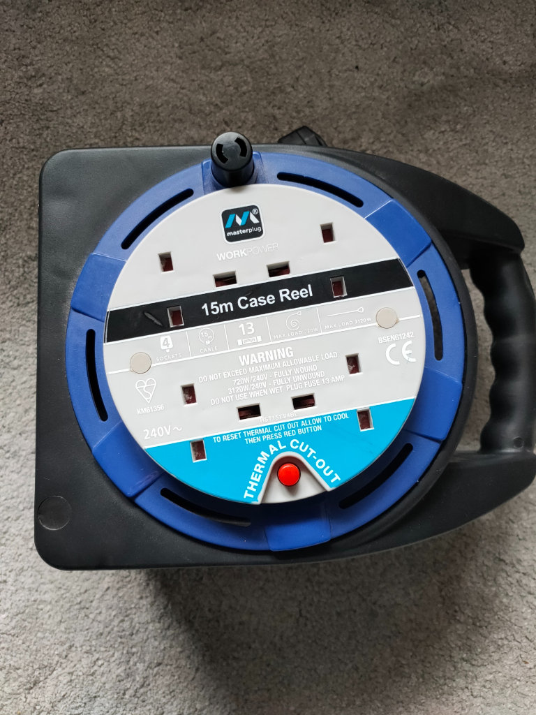 Masterplug 13 amp 15m 4 Socket Handbag Cable Extension Reel
