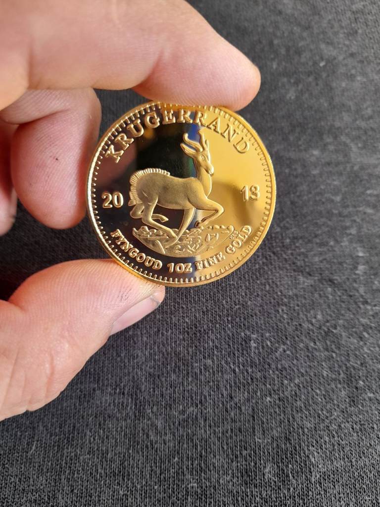 House Clearance Items GOLD