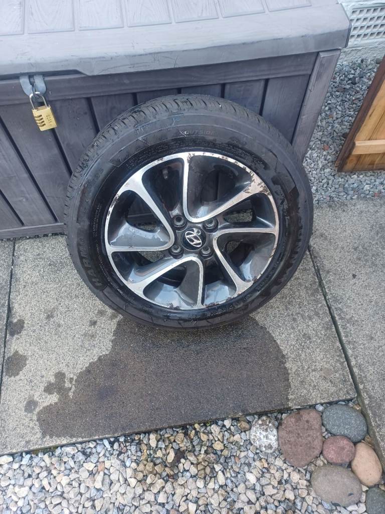 Hyundai i10 alloy wheel
