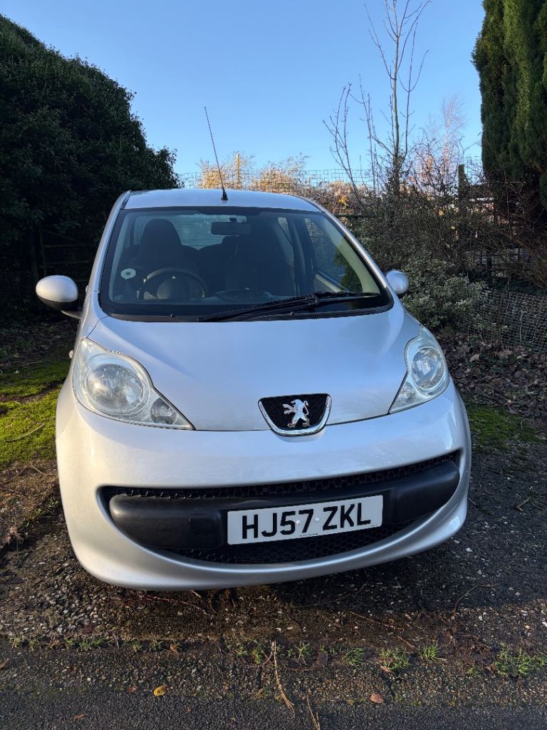 Peugeot, 107, 3 Door Automatic. FSH - Excellent Condition - £20 Road Tax